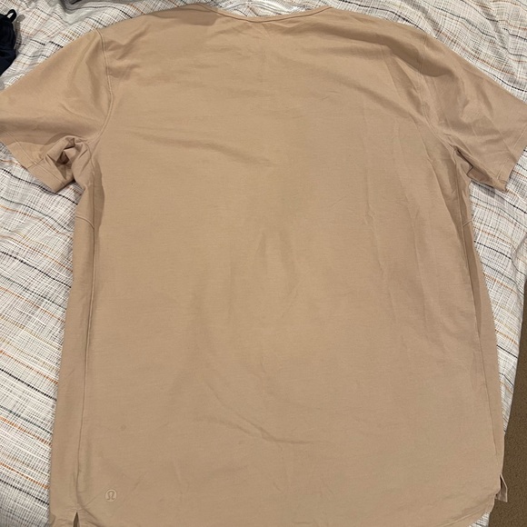 Lululemon Chest Pocket Relaxed Fit T Shirt, Color White Opal, Mens Size XL - Picture 5 of 9